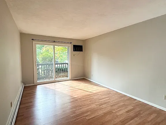 310 Brook Village Rd — Photo 4