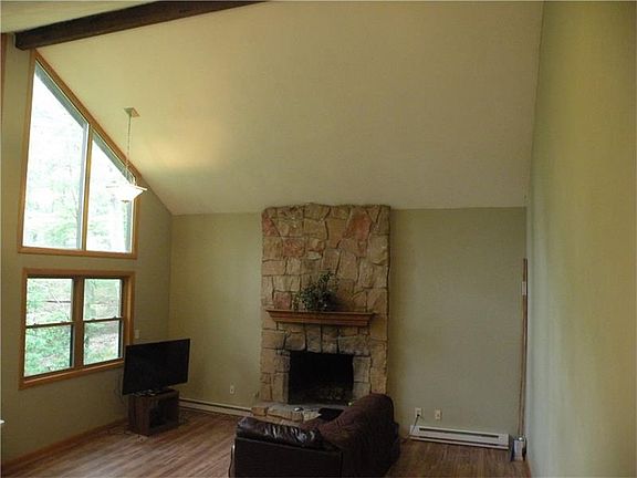 4th image of 4423 McLaren Ln