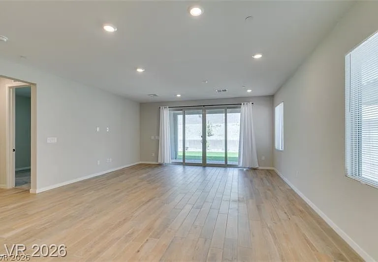 109 Medianoche St — Photo 9