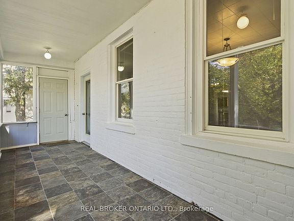 5th image of 162 Joseph St