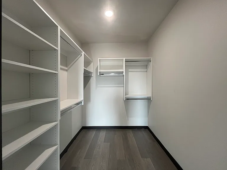 130-132 Mallory Ave #405 — Photo 4