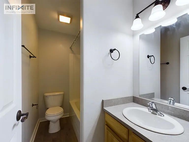 3308 W Babcock St #C — Photo 18