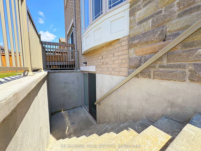 82 Madoc Pl #BASEMENT — Photo 6