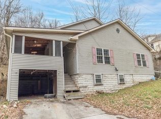 3306 Springhaven St, Catlettsburg, KY 41129