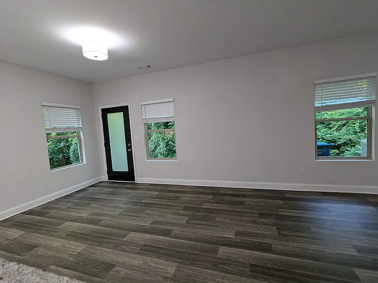 529 Omnia Ct — Photo 14