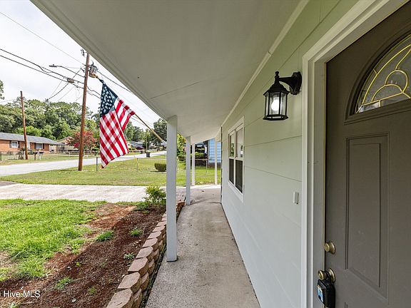 2nd image of 3522 Redd Drive