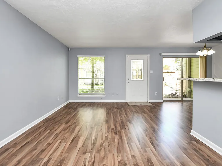 2379 Briarwest Blvd #15 — Photo 9