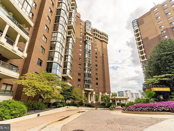 2nd image of 1600 N Oak St APT 331