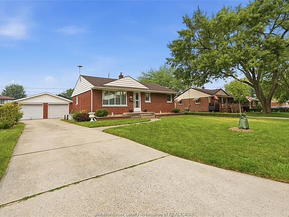 3rd image of 2631 Askin Ave