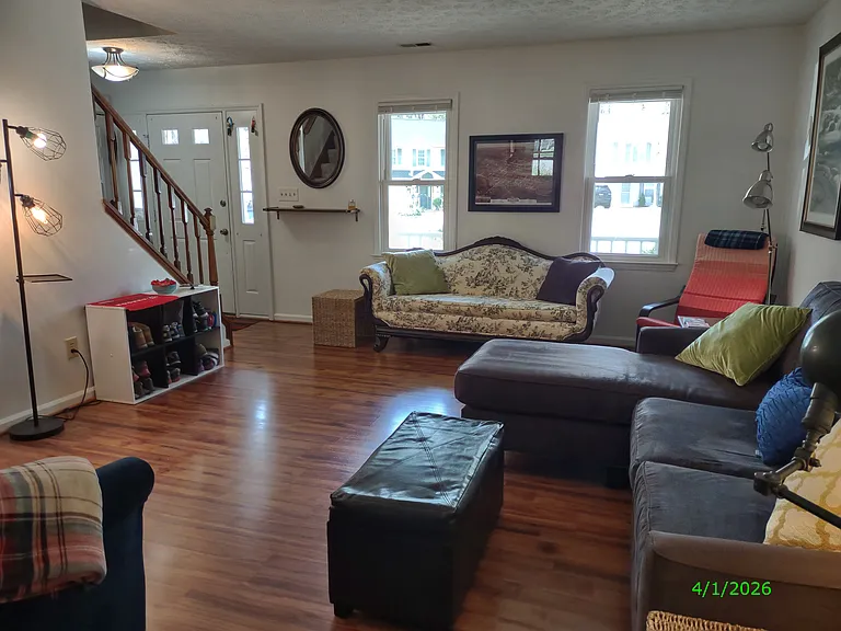 This photo has not been altered in any way: no edits or filters have been applied to try to deceive the viewer by having the room appear larger or brighter than it actually is.