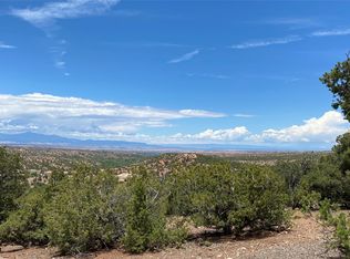 26 Lodge Cir, Santa Fe, NM 87506