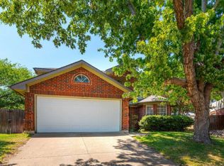 1223 Laurel Ln, Grapevine, TX 76051