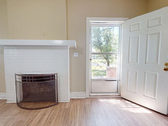 2nd image of 632 W Main St