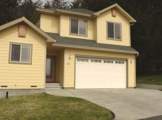 11 Sea View Rd, Whitethorn, CA 95589