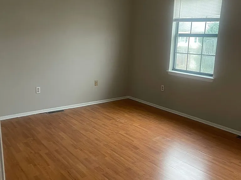 207 Channing Dr — Photo 23