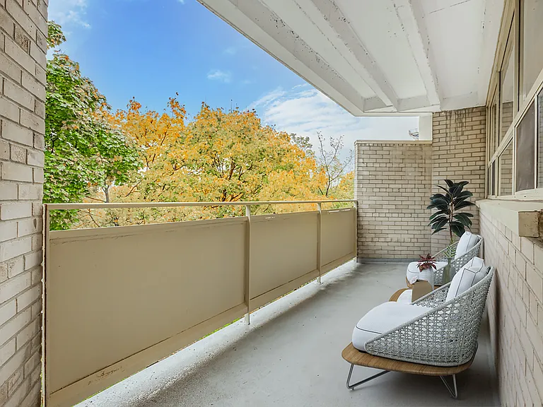 48 Grenoble Dr — Photo 10