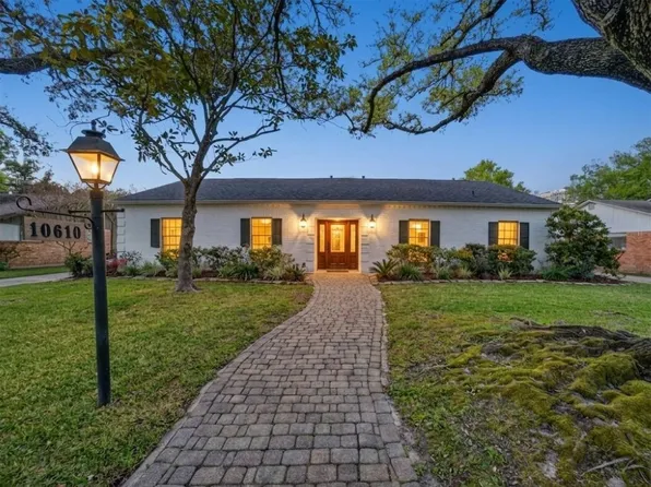 10610 Piping Rock Ln, Houston, TX 77042