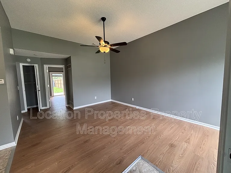 1406 E 21st Ter #1 — Photo 3