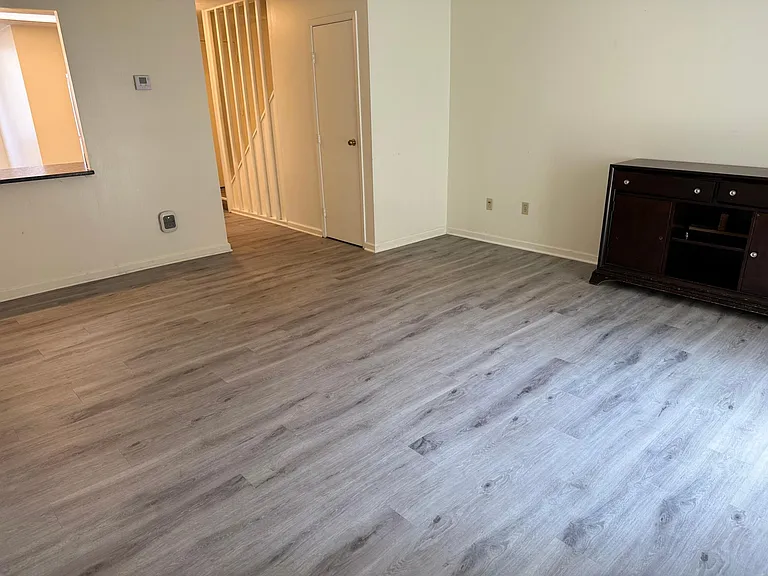 22 King Arthur Blvd — Photo 9