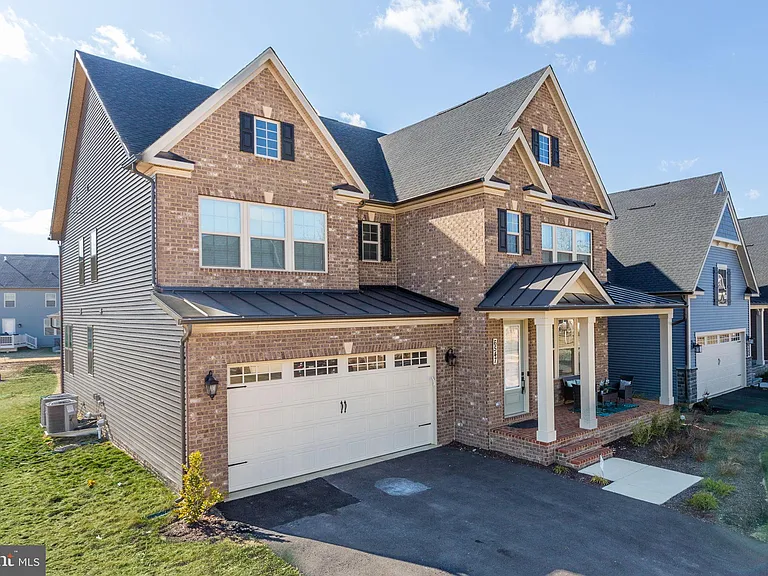 6547 Clubhouse Dr — Photo 3