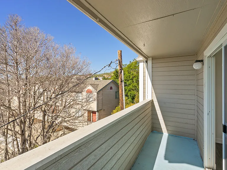 Summer House Apartments — Photo 36