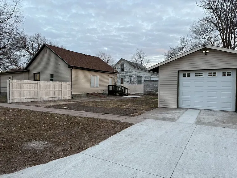 402 S Bailey Ave — Photo 26