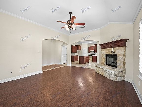5th image of 2725 Westglen Dr