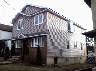 690 Edgewater Ave, Ridgefield, NJ 07657