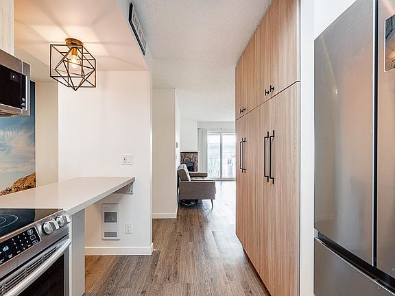 5th image of 555 North Rd #204