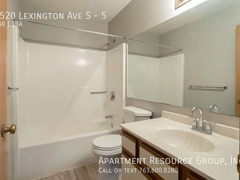 3520 Lexington Ave #5 — Photo 26