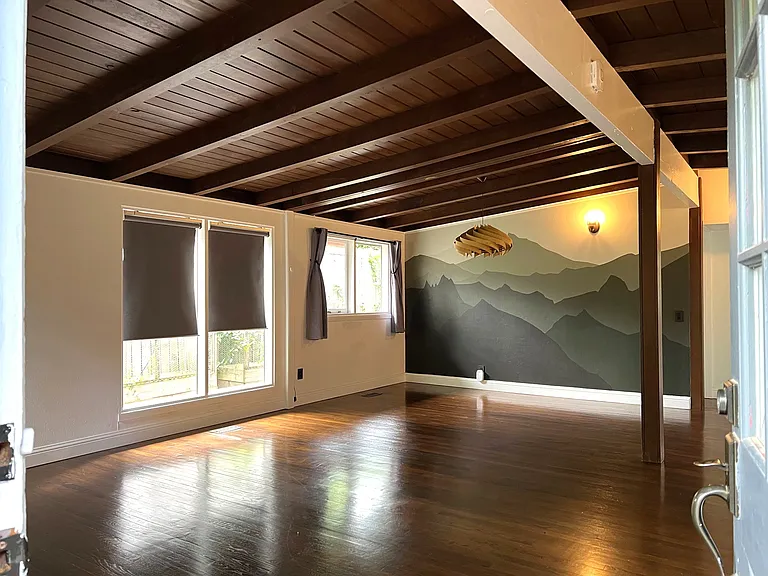 9405 N Geneva Ave — Photo 3