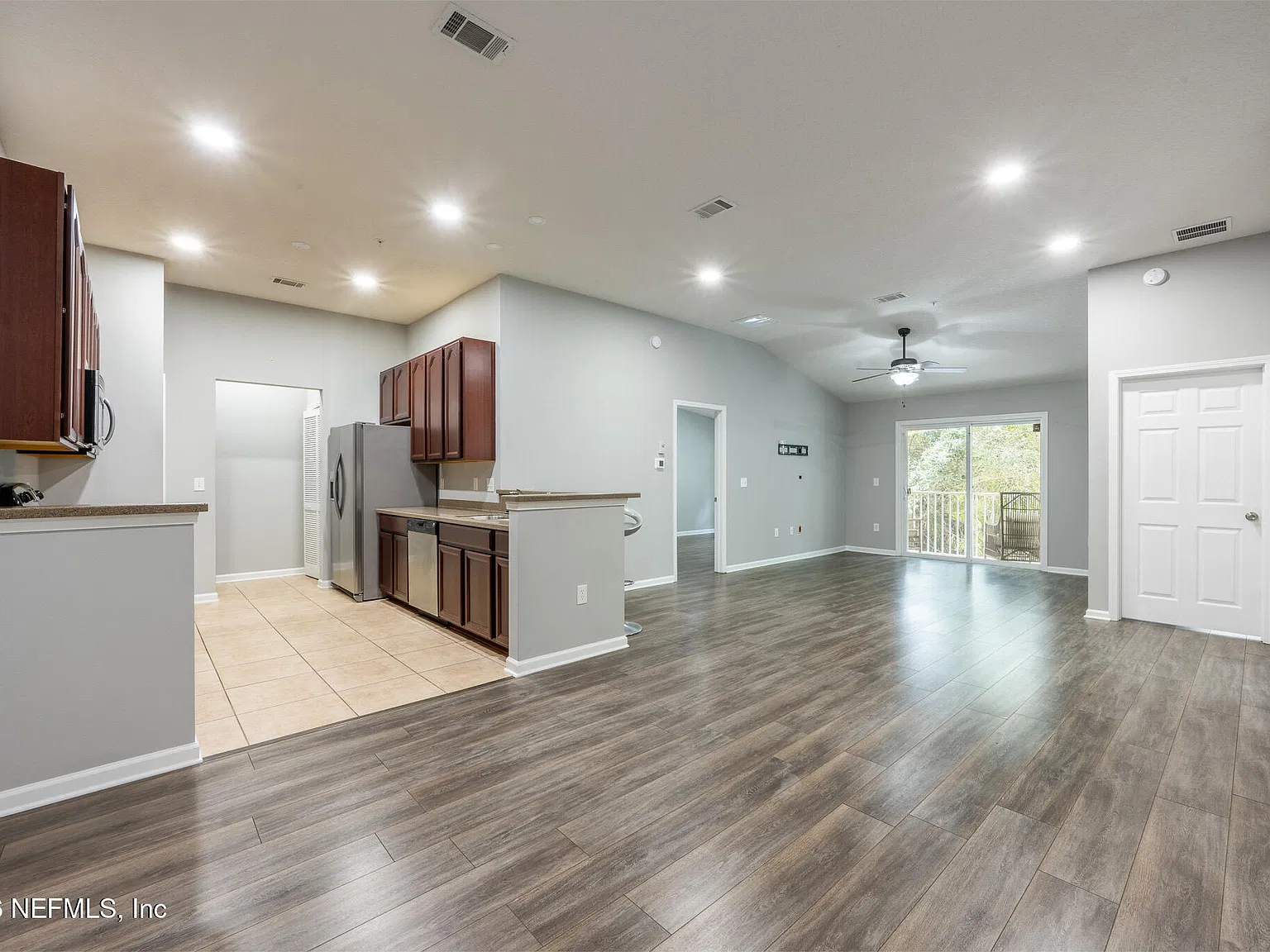 2 bed, 2.0 bath, 1230 sqft, $1,650 — Photo 1