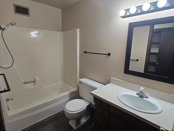 2nd image of 2829 Morningside Dr #0