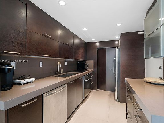 4th image of 5401 Collins Ave APT 820