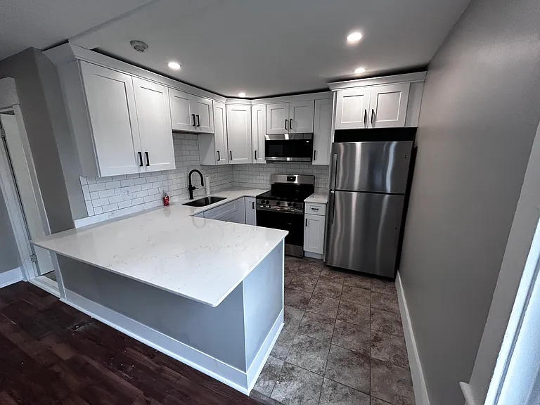 1674 Lonsdale Ave #2 — Photo 1