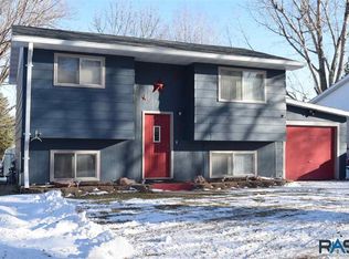 506 S Rohl Dr, Sioux Falls, SD 57103