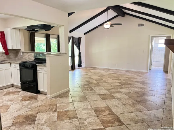 6819 Oak Lake, San Antonio, TX 78244