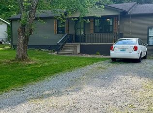 5701 Oakhaven Dr, Paducah, KY 42003