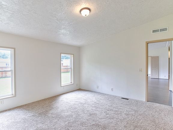 3rd image of 12504 209th Ave E