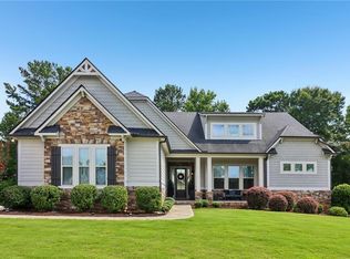 185 Oakleigh Manor Dr, Fayetteville, GA 30215