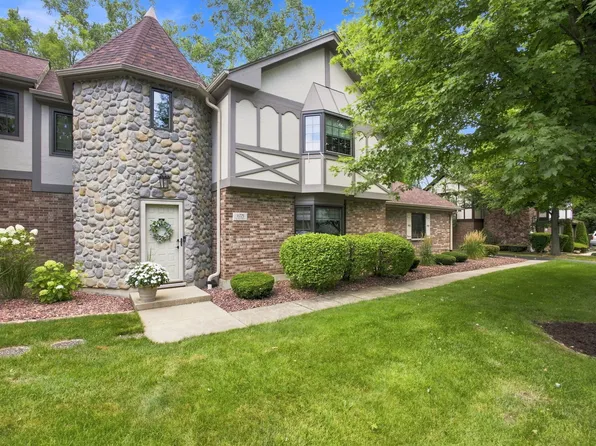 11725 S Black Forest Ln, Palos Park, IL 60464