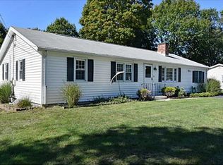33 Barolay Dr, North Kingstown, RI 02852