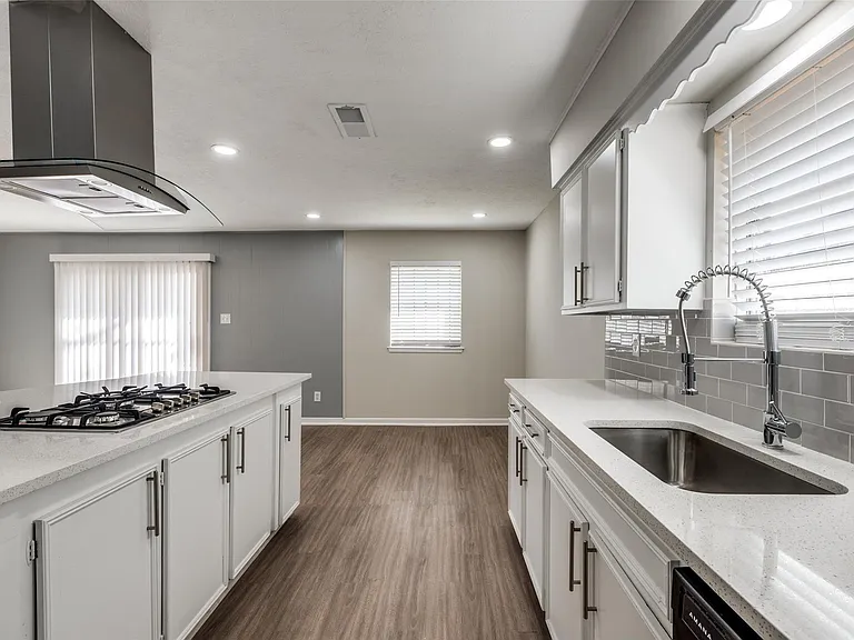 5426 Fairgreen Ln — Photo 18