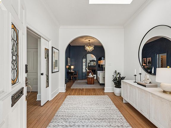 3rd image of 301 Tunnel Ave