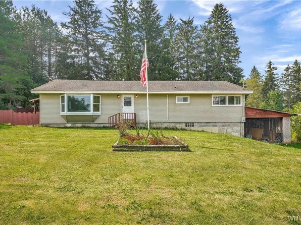 1488 Genesee Rd, Arcade, NY 14009