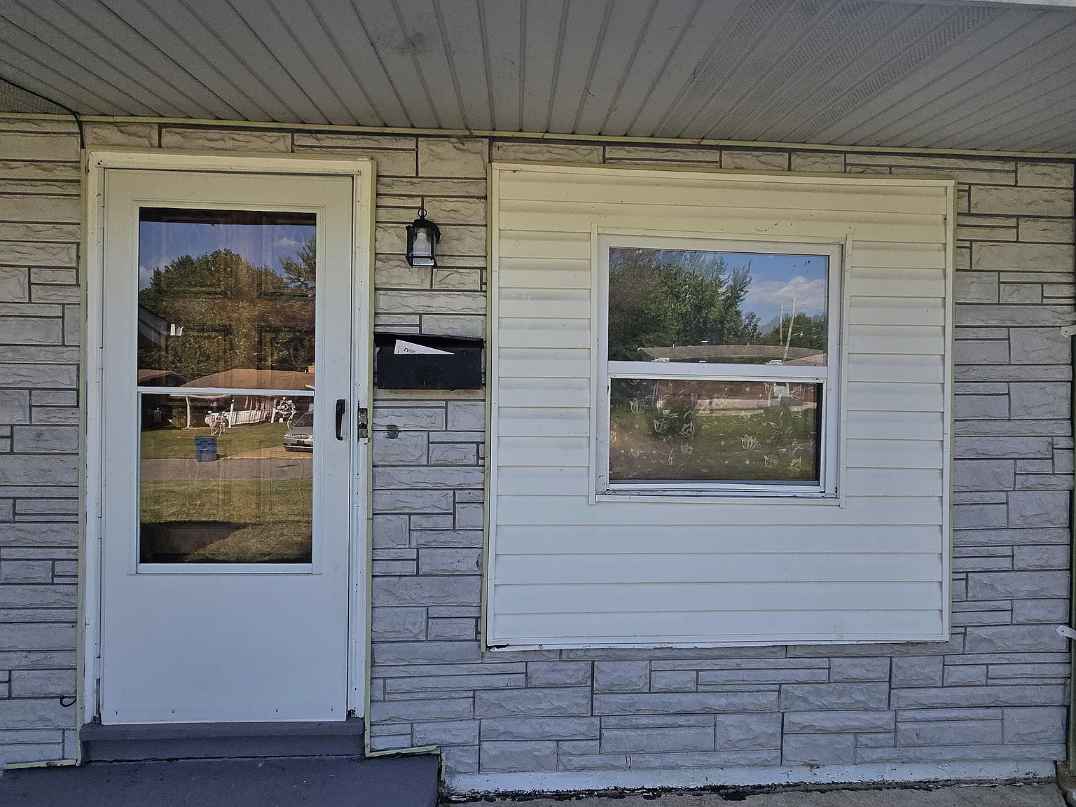 3 bed, 932 sqft, $1,500 — Photo 2