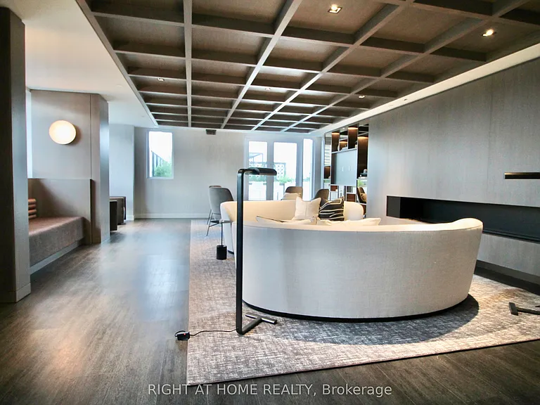 560 Rideau St #1006 — Photo 23
