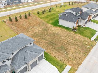 7814 N 167th Ave, Bennington, NE 68007