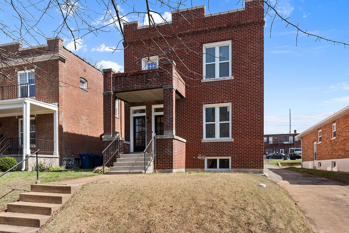 Building Photo - 1024 Commodore Dr #A