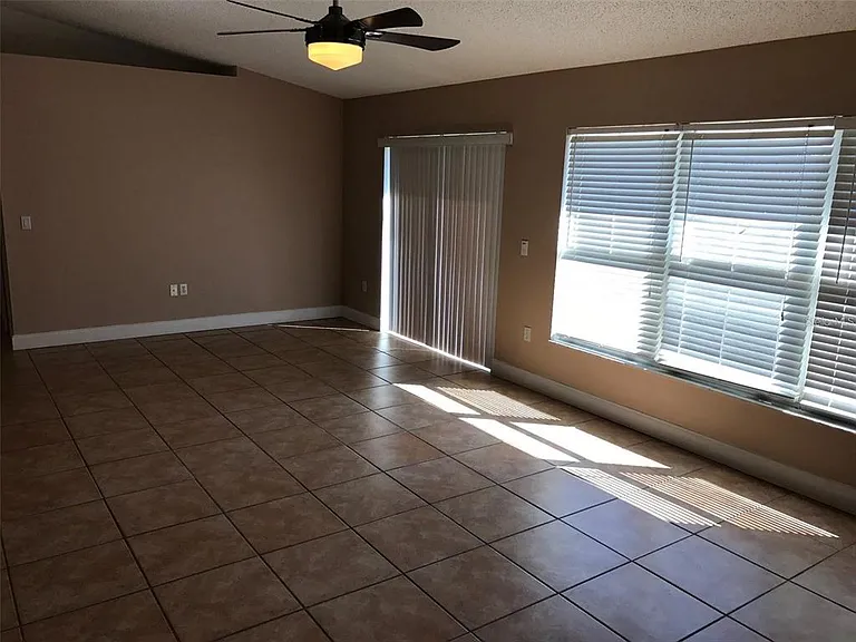 251 Heronwood Cir — Photo 3